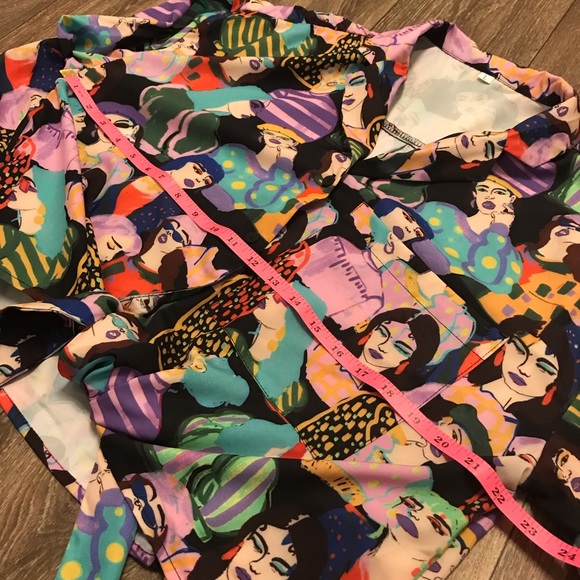 3/$10 🥳 Long sleeve button up crop top patterned L - Picture 9 of 12